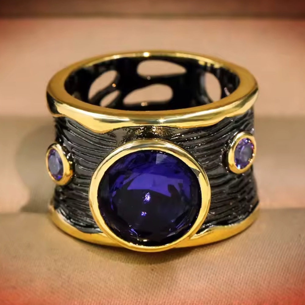 Wedding ring - Picture 6 of 12